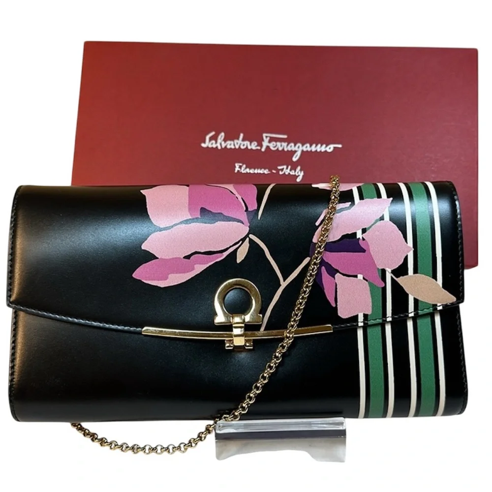 Vintage Salvatore Ferragamo Gancini‎ Flap Printed Flowers Leather Clutch Bag